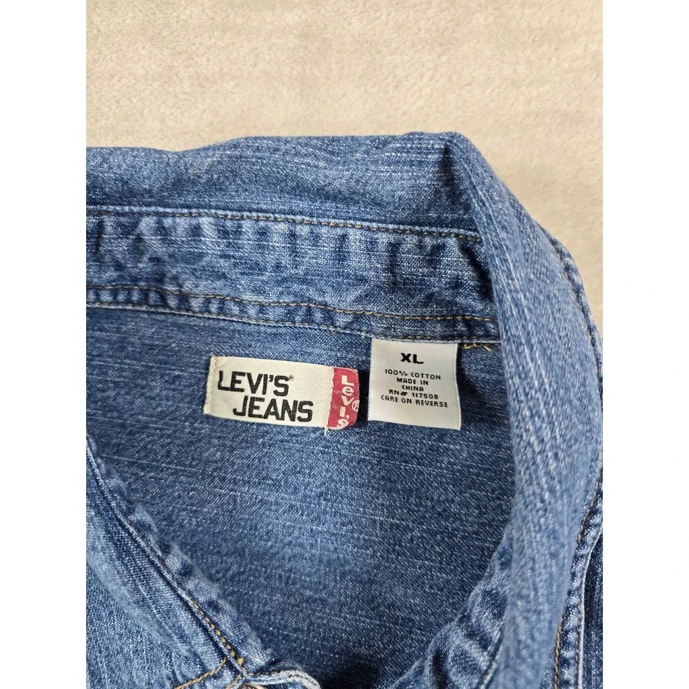Levis this levi